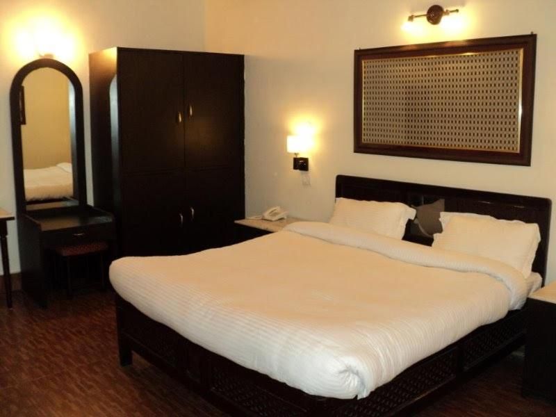 Xomotel Ranikhet Heights Standard Room 3