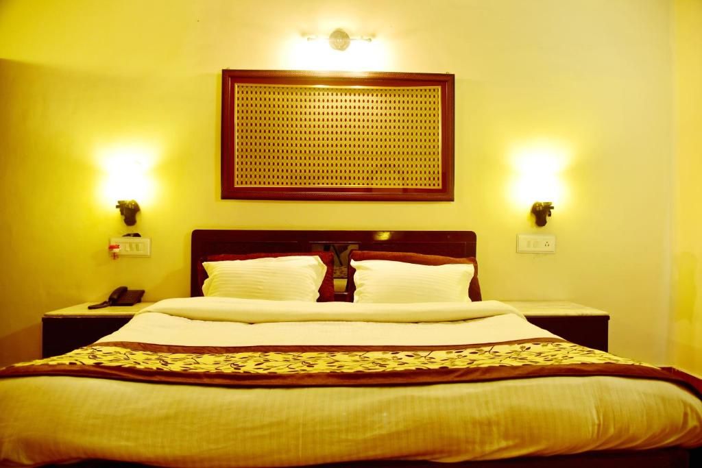 Xomotel Ranikhet Heights Standard Room 4