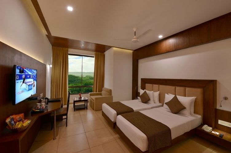 Lords Inn Somnath Deluxe Room 3