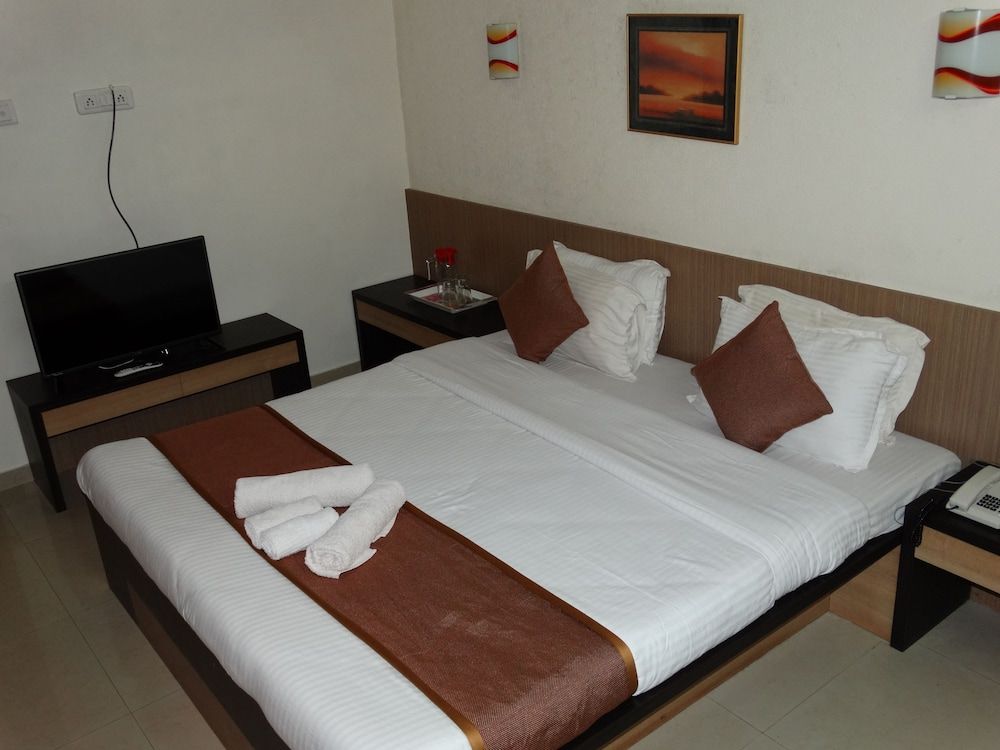 Family Double or Twin Room, 2 Bedrooms, Accessible, Balcony