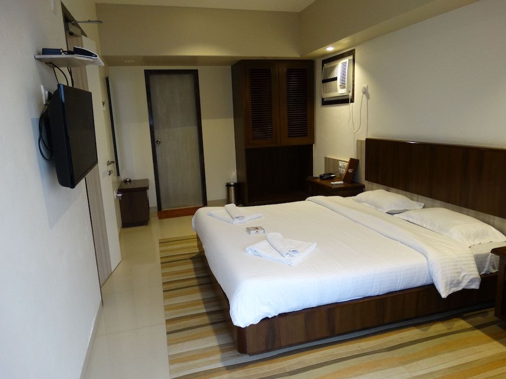 Double Room (NON AC)