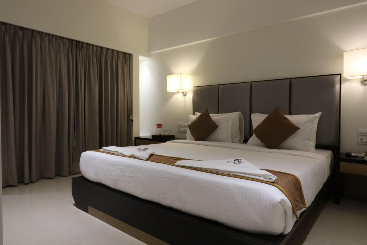 AC Executive Sea View Room