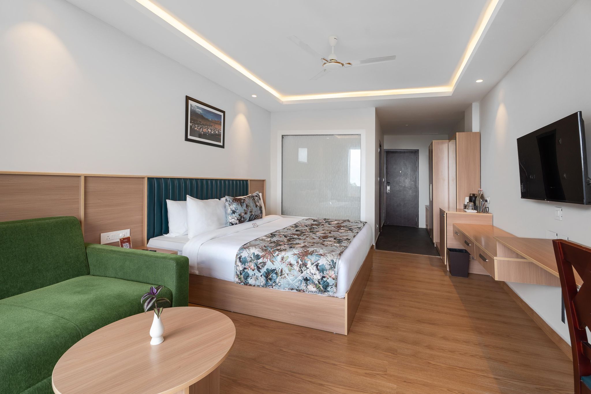 Summit Norling Resort & Spa King Executive View Room with Balcony and Sofa Cum Bed 2