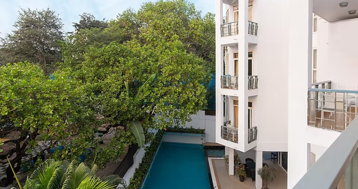 PREMIUM MASTER WITH POOL VIEW