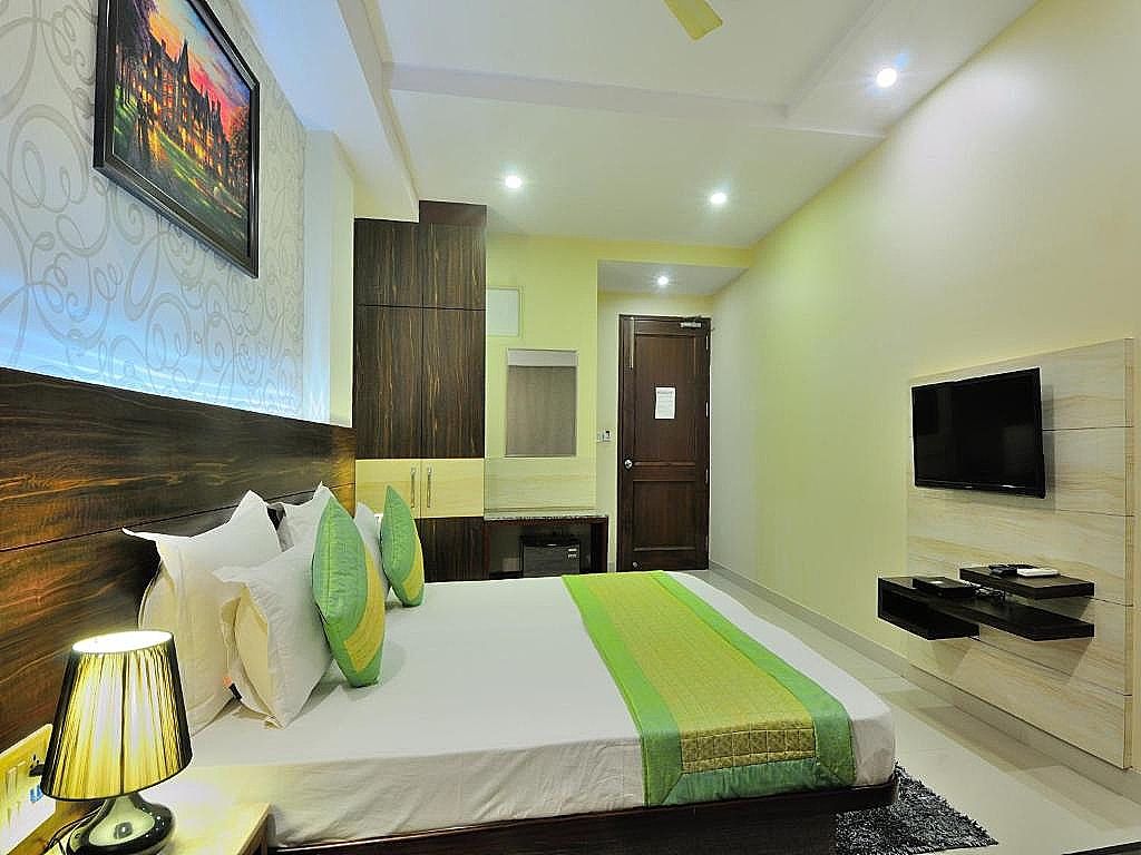 Hotel Sky Rich International Karol Bagh Deluxe Room  11