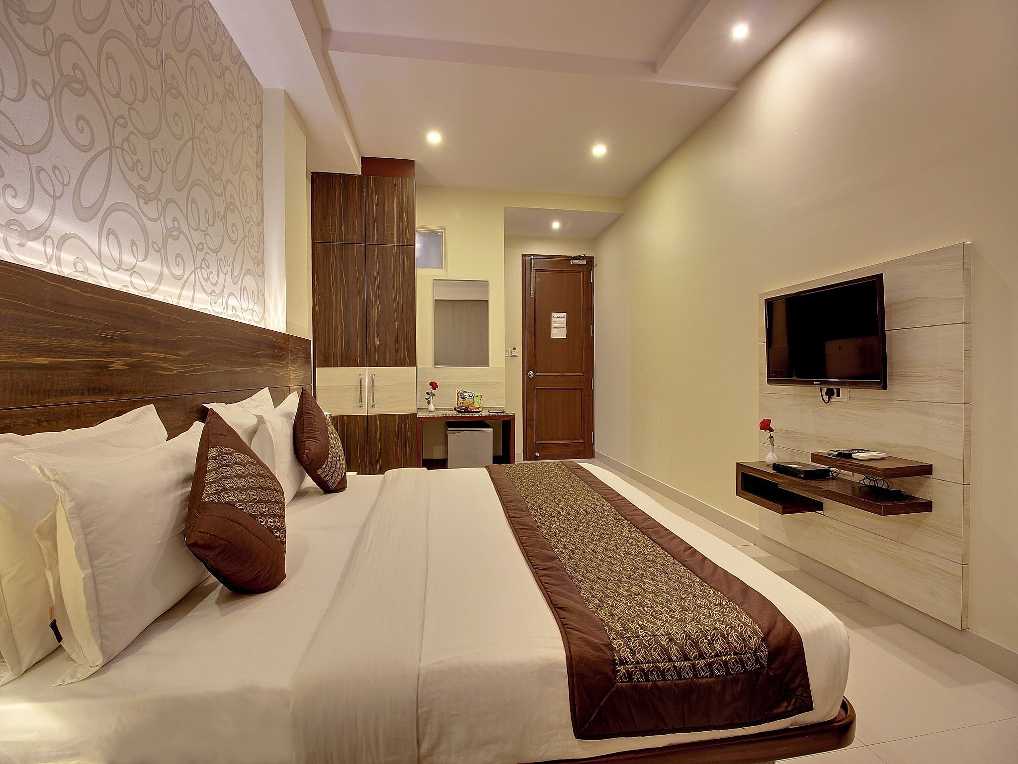 Hotel Sky Rich International Karol Bagh Deluxe Room  13