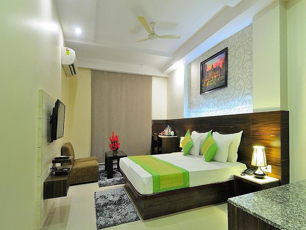 Hotel Sky Rich International Karol Bagh Deluxe Room  3