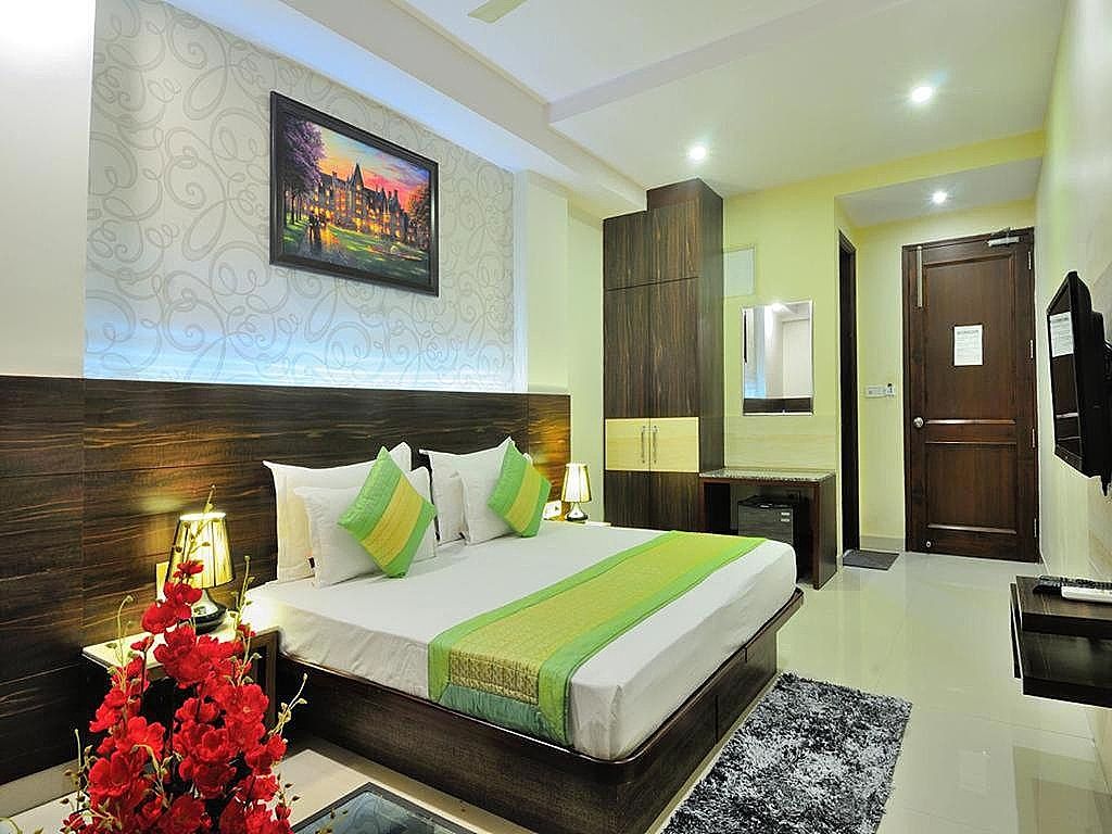 Hotel Sky Rich International Karol Bagh Deluxe Room  6