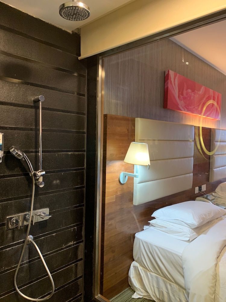 Four Points by Sheraton Visakhapatnam Room, 2 Twin Beds 6