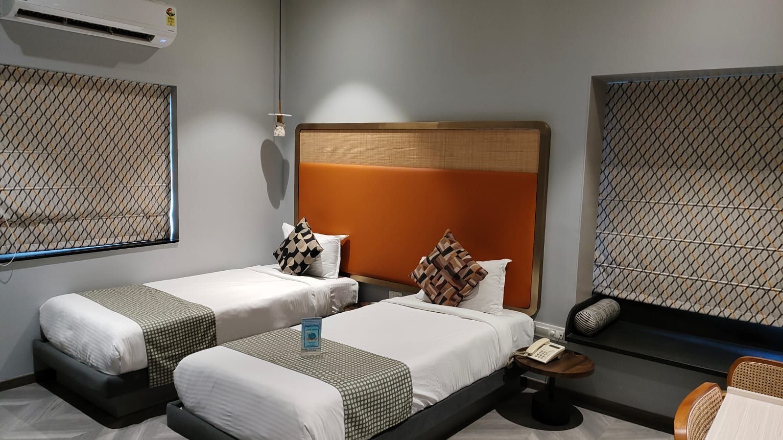 Deluxe Twin Bed