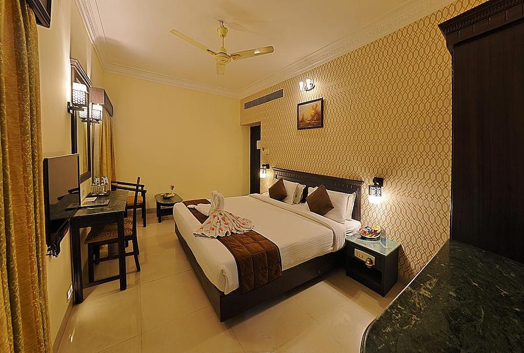 AMS Raj Palace Sundar Standard Double or Twin Room 5