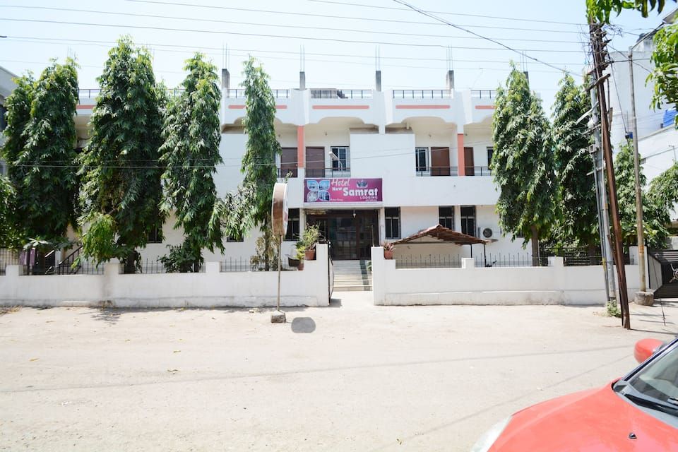 undefined Hotel New Samrat 8