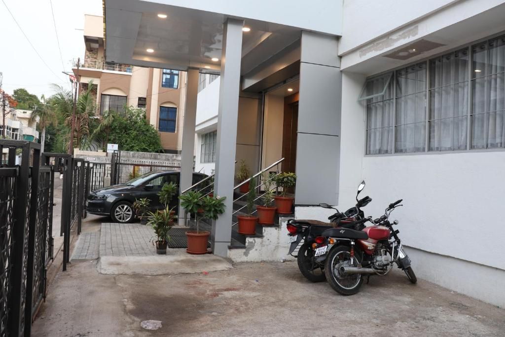 undefined Hotel New Samrat 7