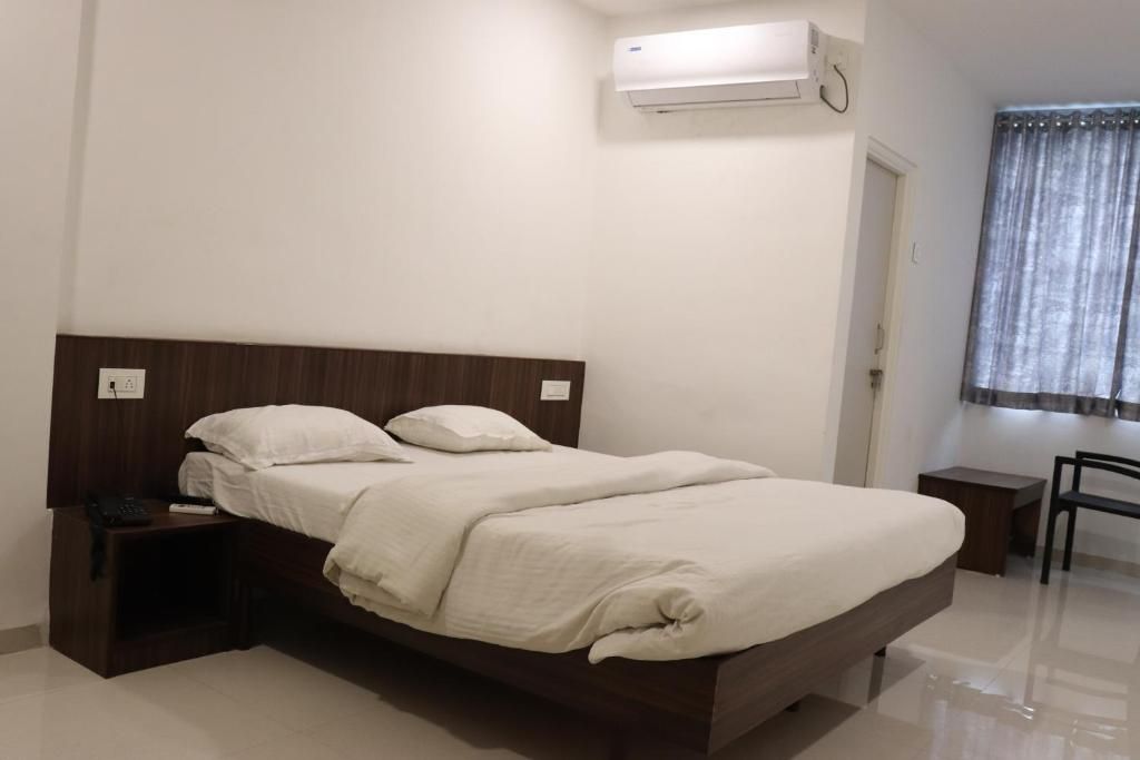 undefined Hotel New Samrat 5
