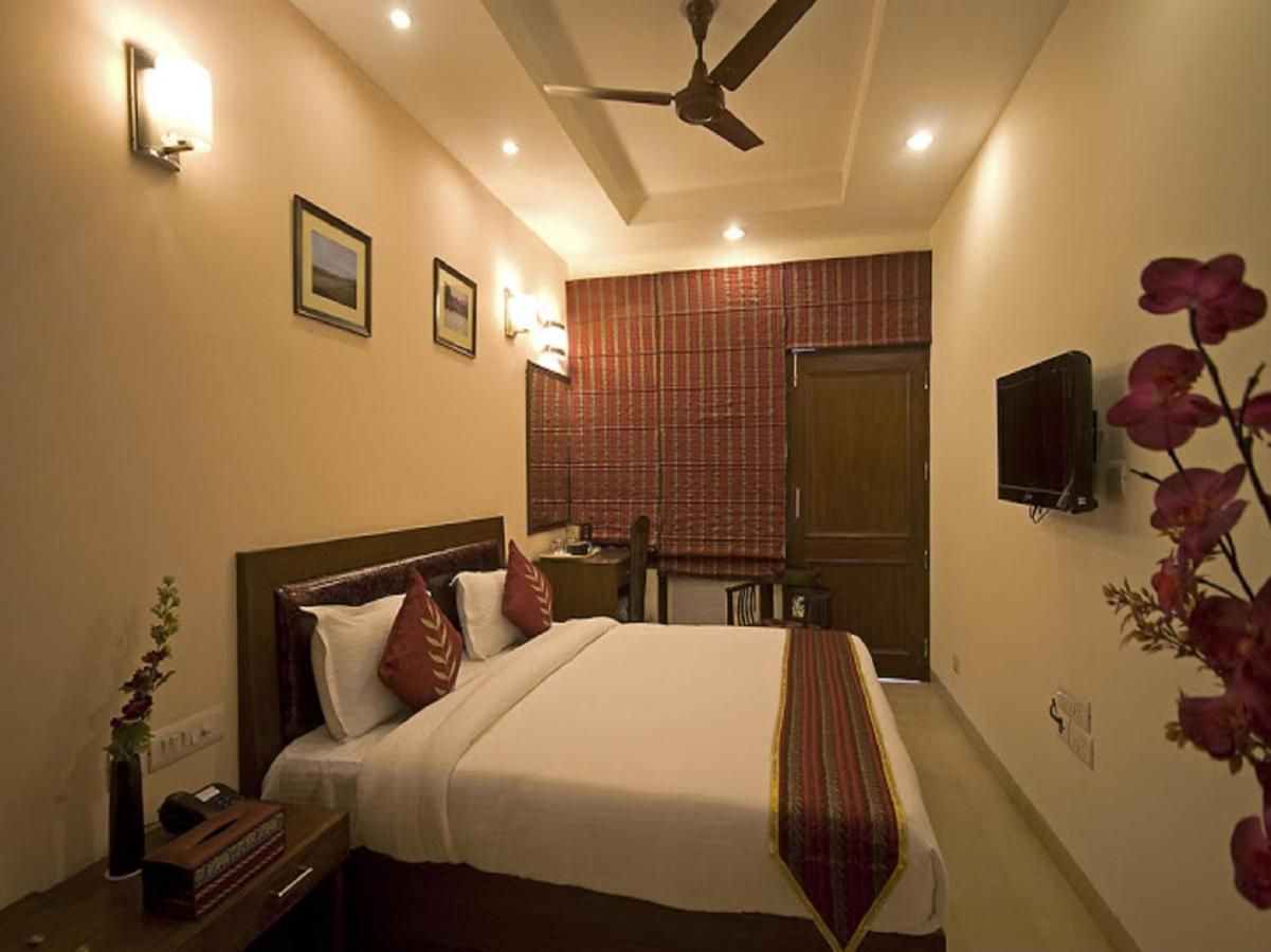 Red Maple Homestay Deluxe Room 4