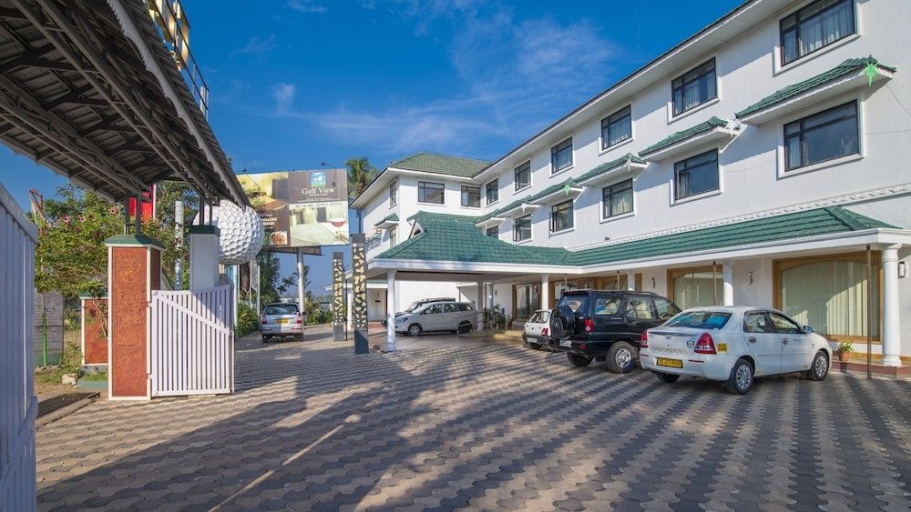 undefined Golf View Hotel and Suites - Airport Hotel 9