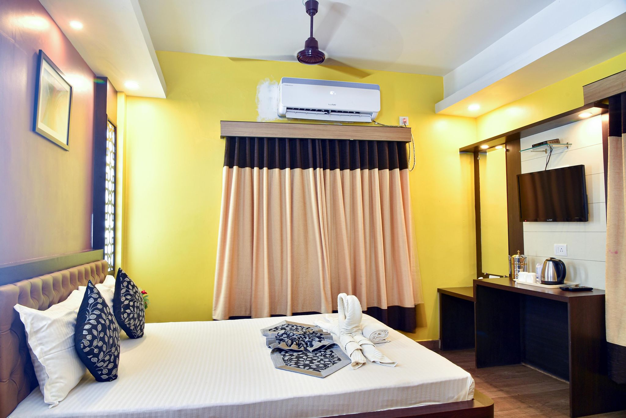 Anutri Beach Resort Emerald Double Room (Pool View) 3