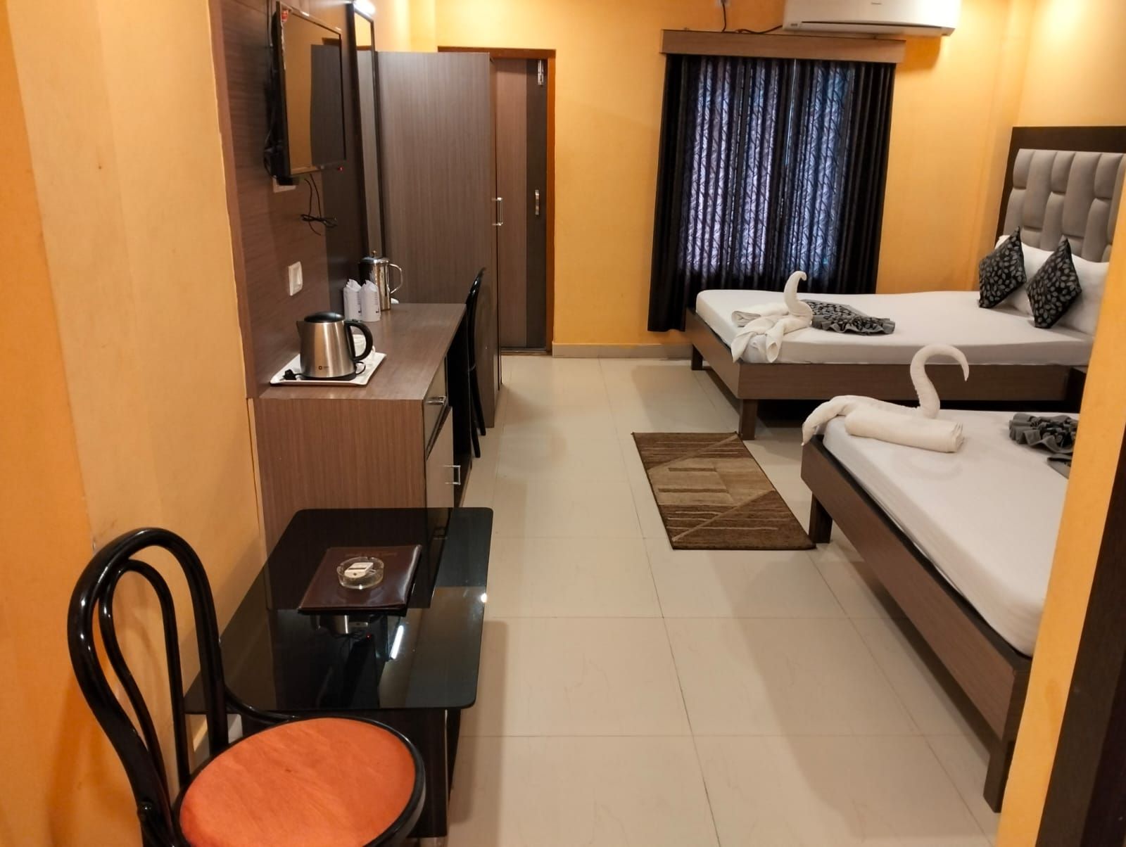 Emerald Quadruple Room