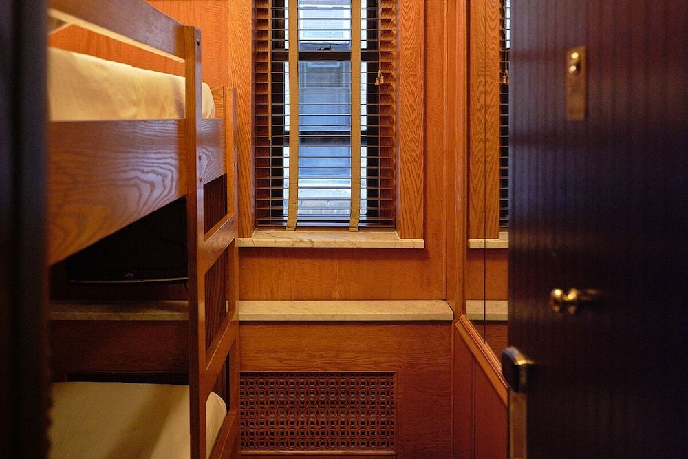 West Village Eurohostel Bunk Bed Cabin, Shared Bathroom 4