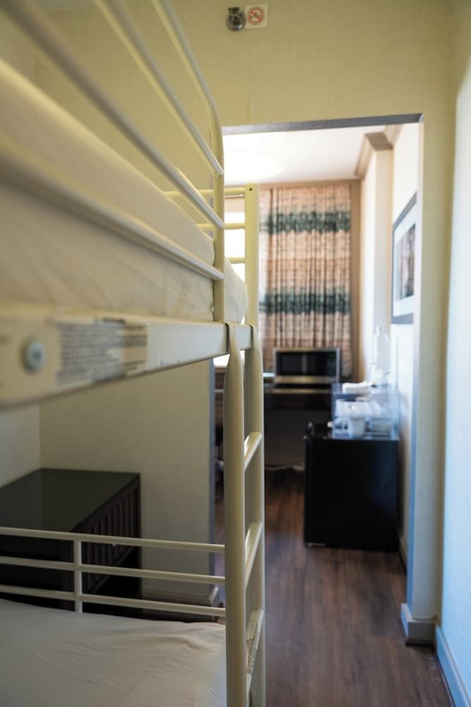 The River Inn Room (Bunk) 12