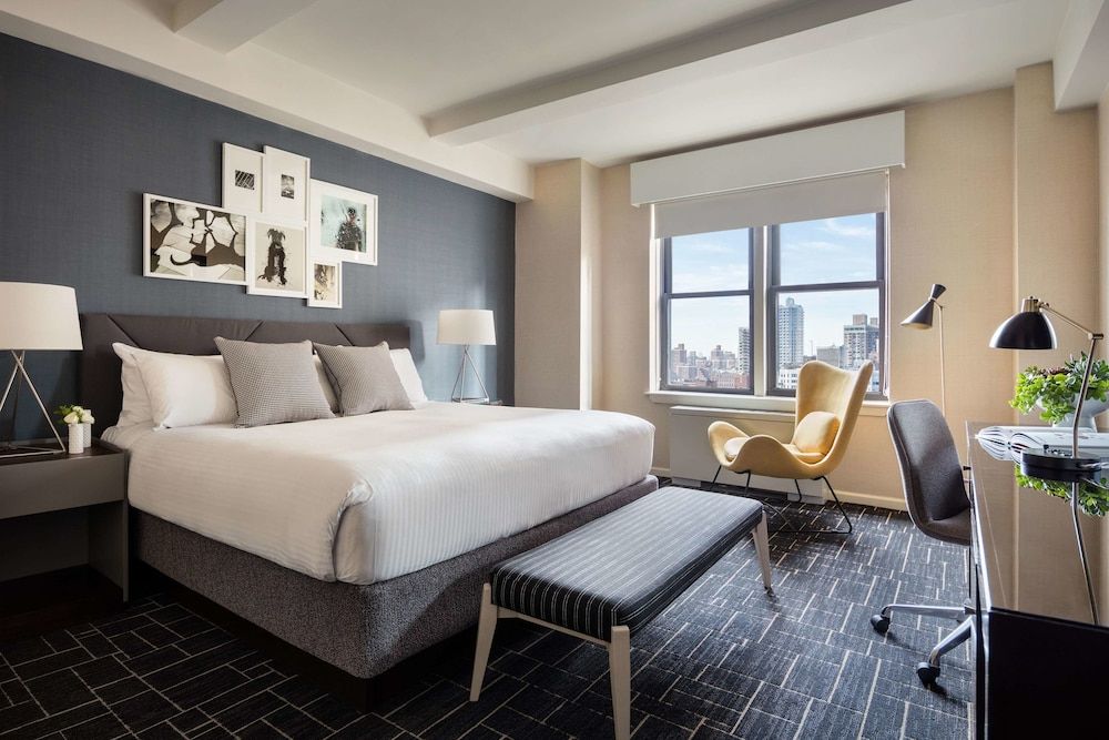 Traditional Room, 1 Queen Bed (Guestroom)