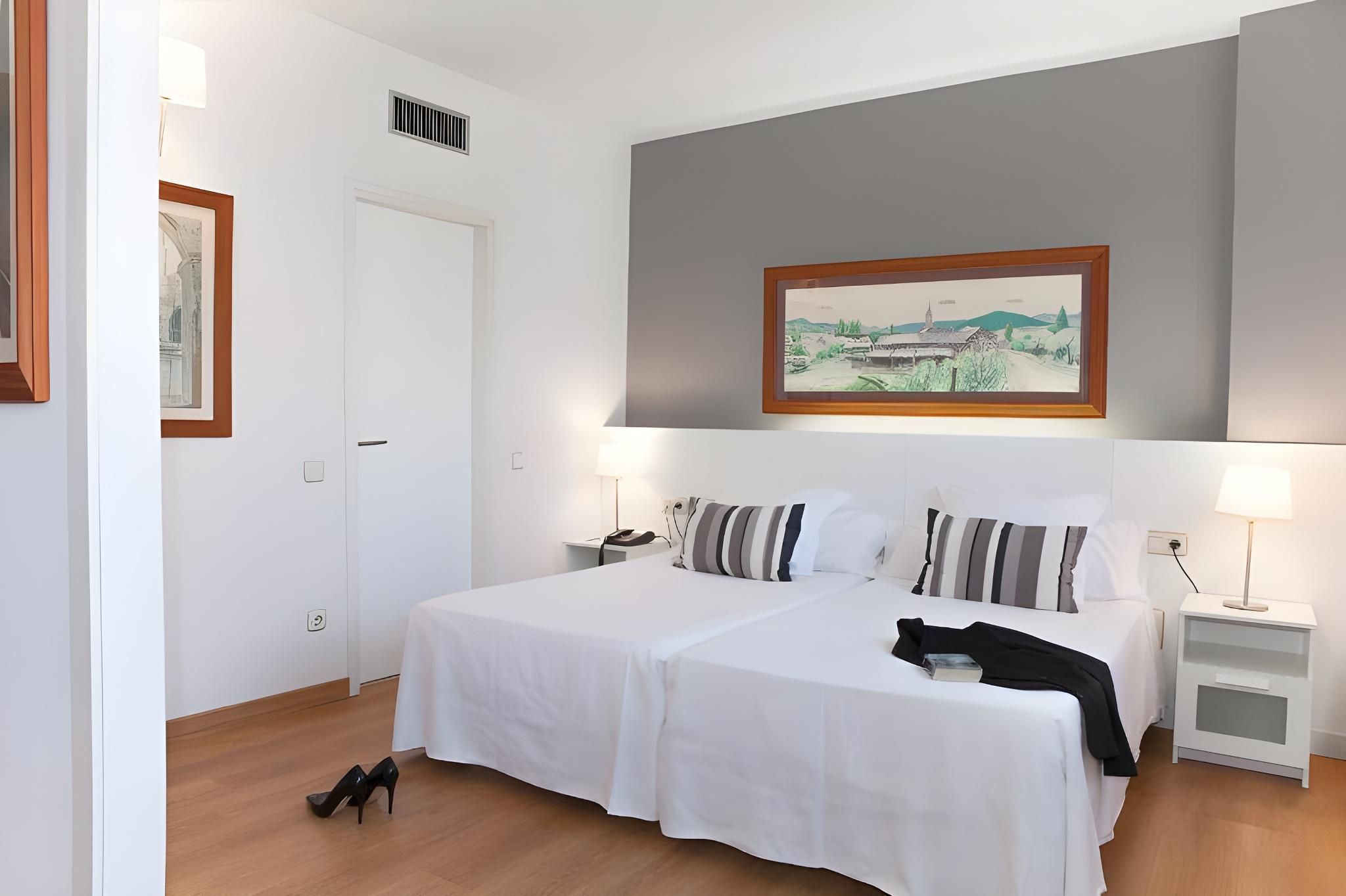 undefined Aparthotel Atenea Barcelona 8