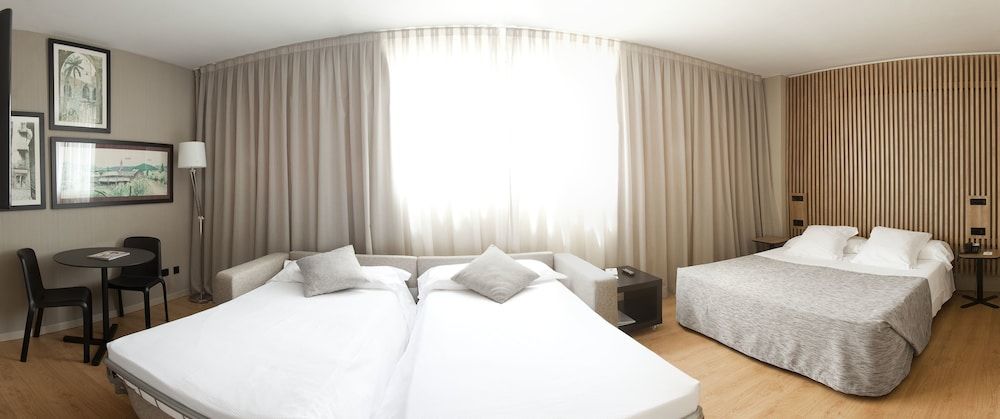 undefined Aparthotel Atenea Barcelona 3