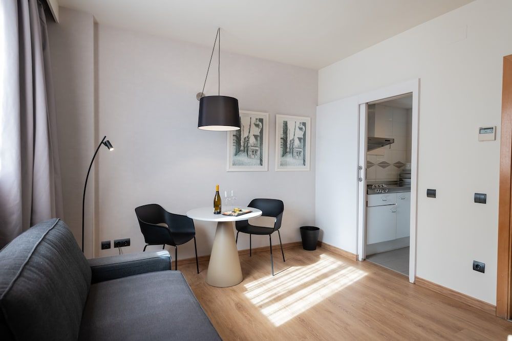 undefined Aparthotel Atenea Barcelona 2