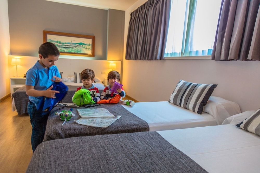 Quadruple Room, Kitchenette