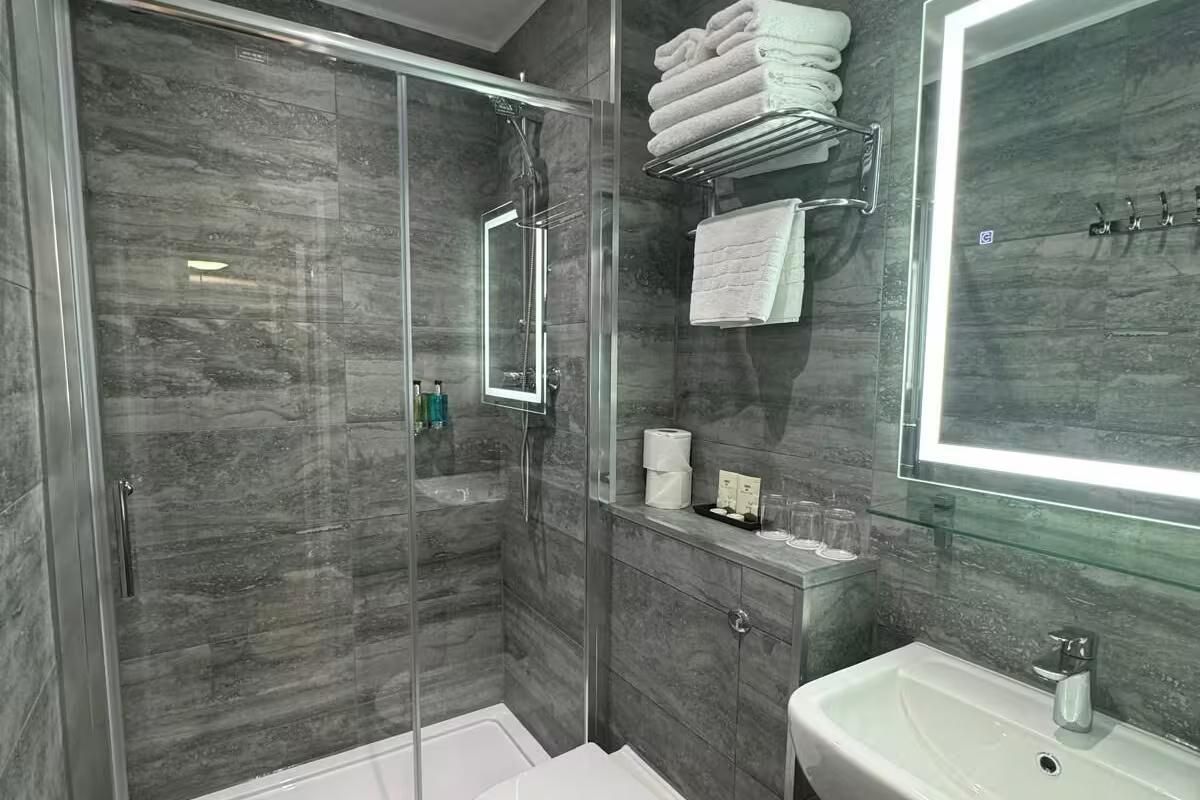 undefined Berjaya Eden Park London Hotel 9