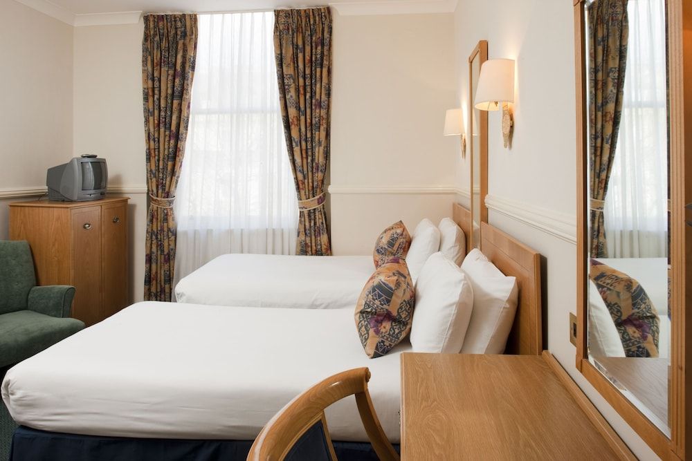 undefined Berjaya Eden Park London Hotel 5