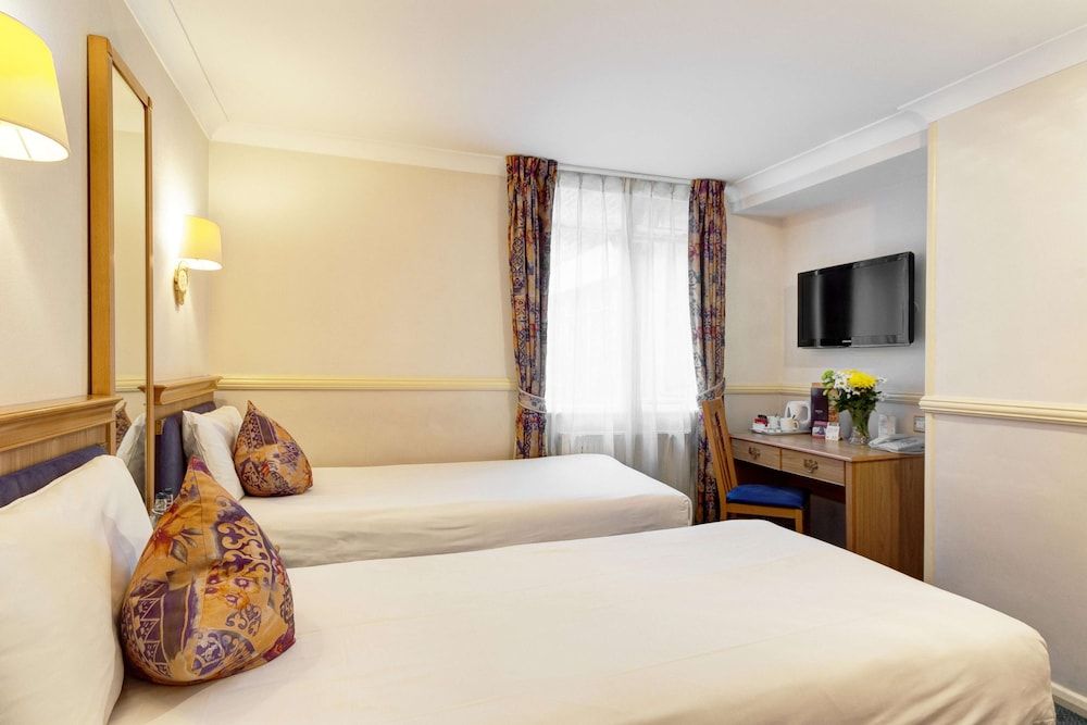 undefined Berjaya Eden Park London Hotel 6