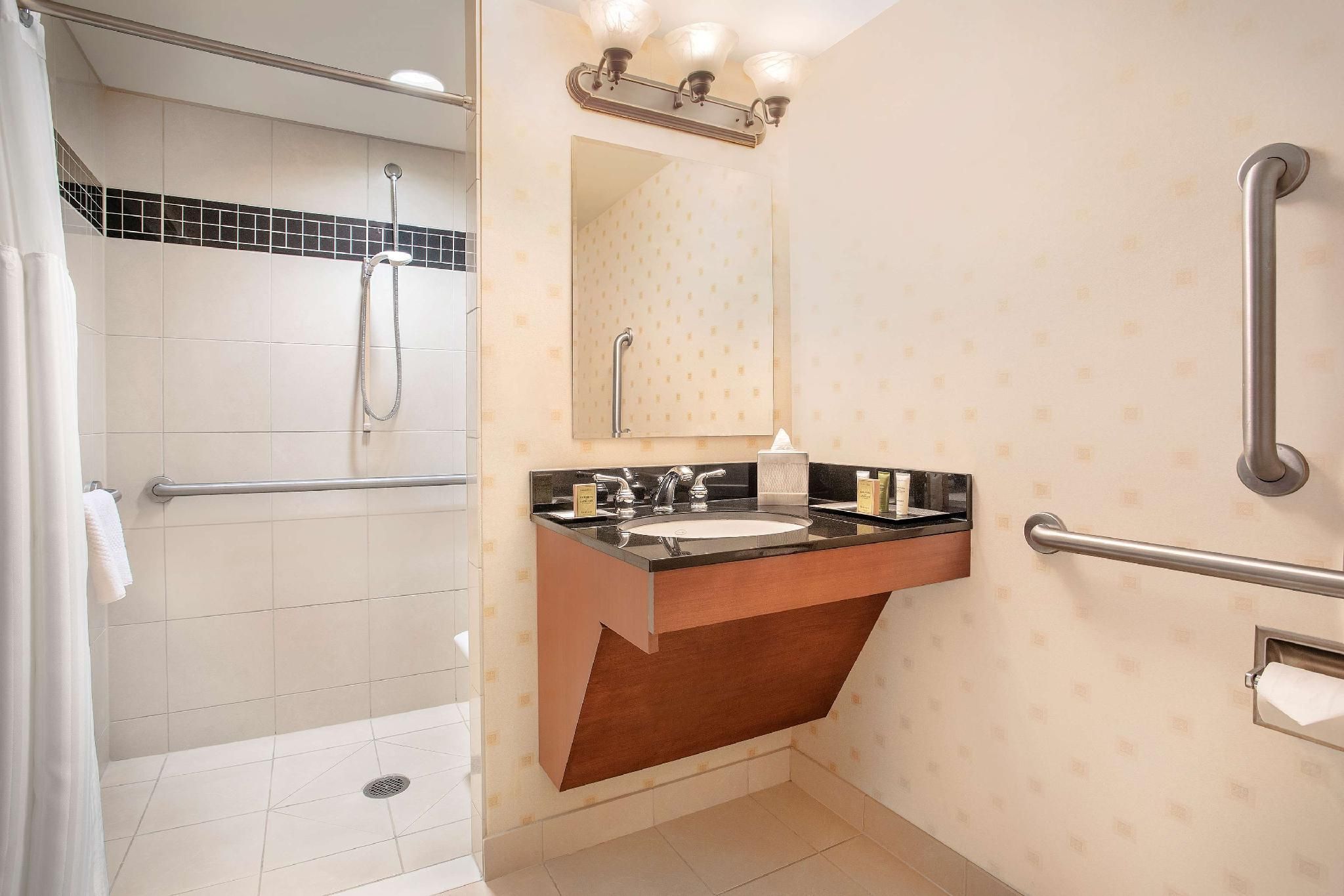 undefined Hilton Chicago O'Hare Airport 5