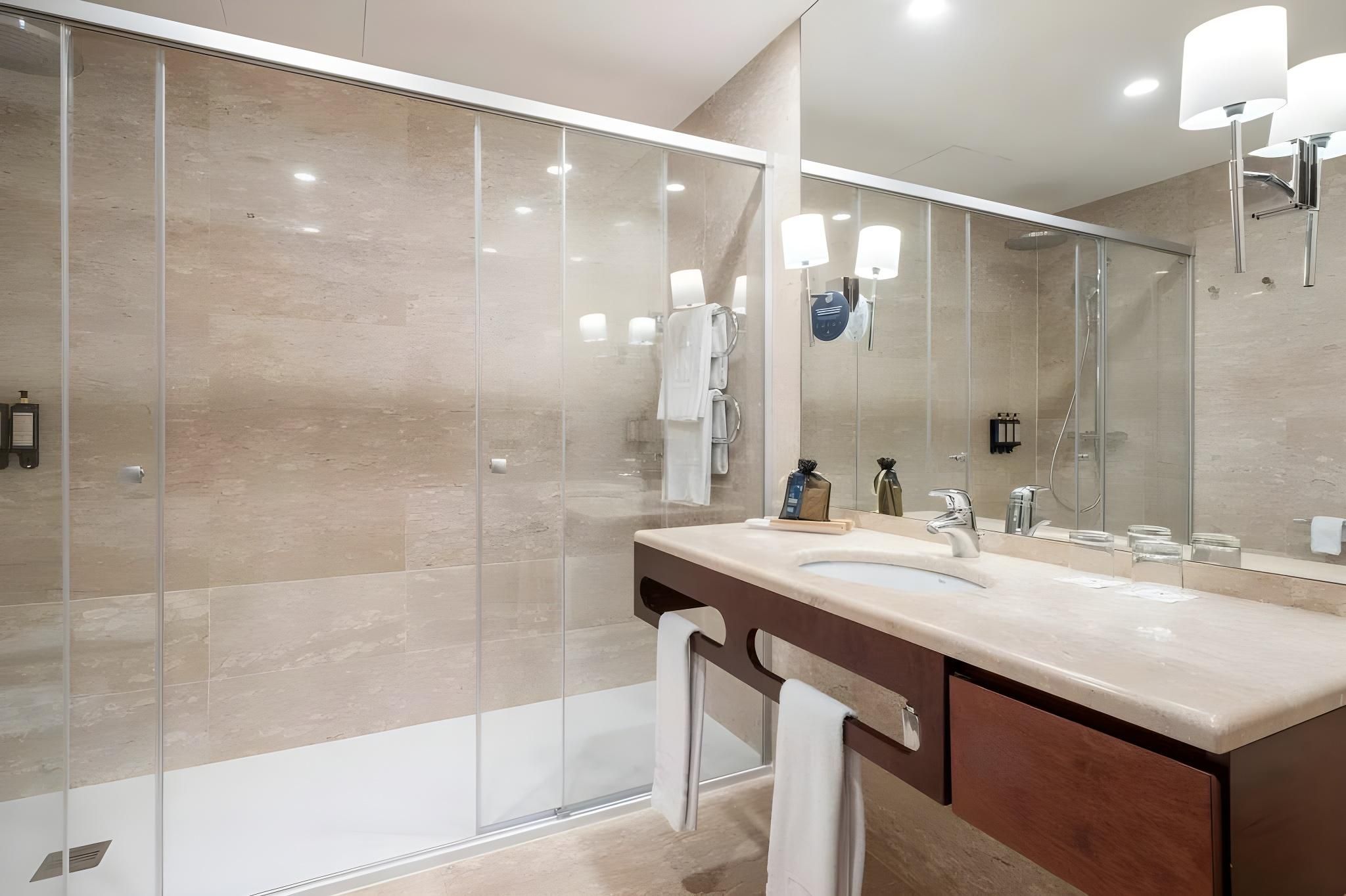 undefined Eurostars Grand Marina Gl Hotel 8