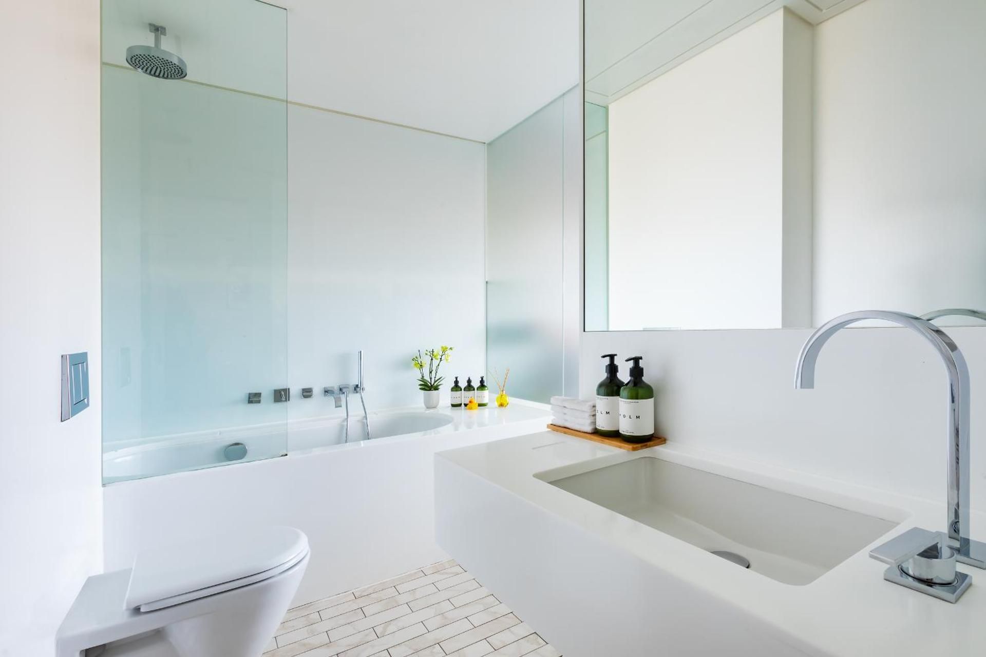 4 - Deluxe Junior Suite