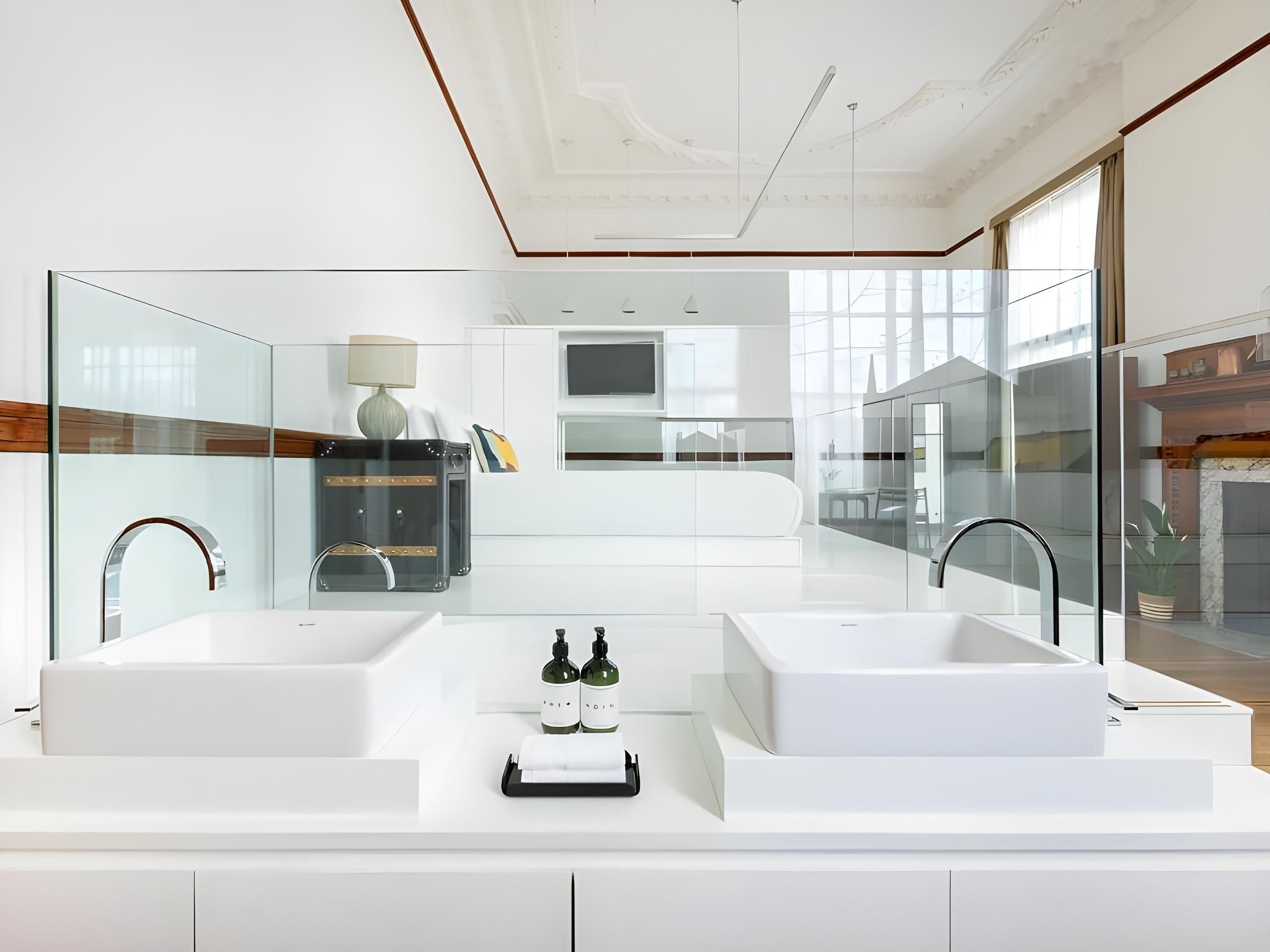 5 - Signature Junior Suites