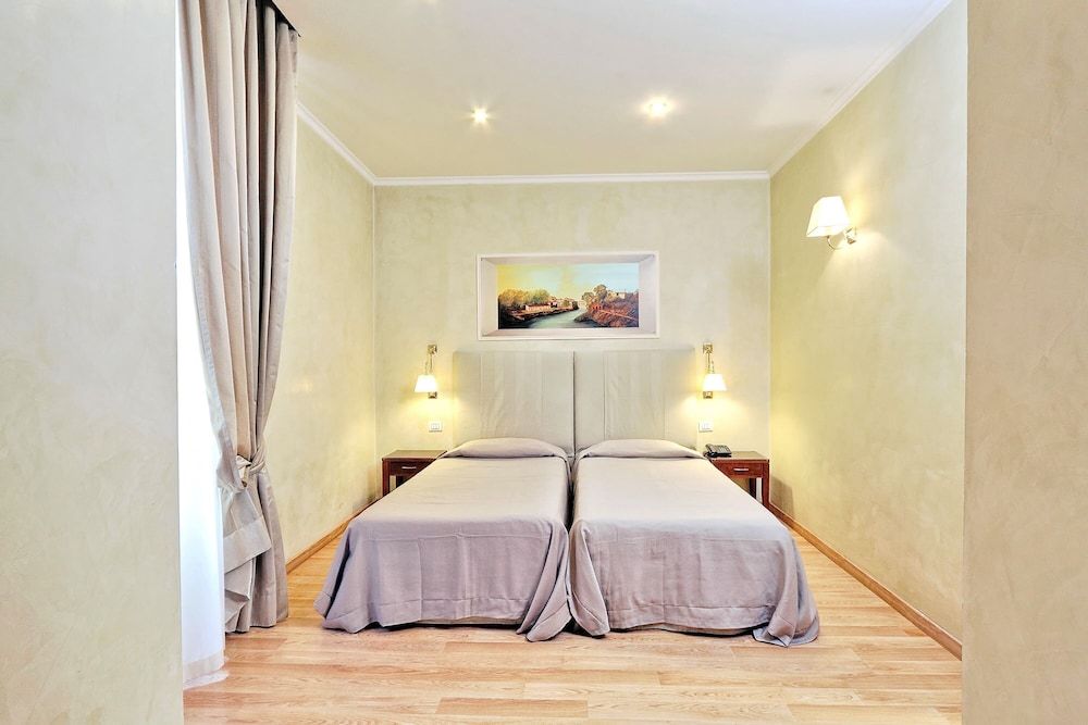 undefined Hotel Camelia 5