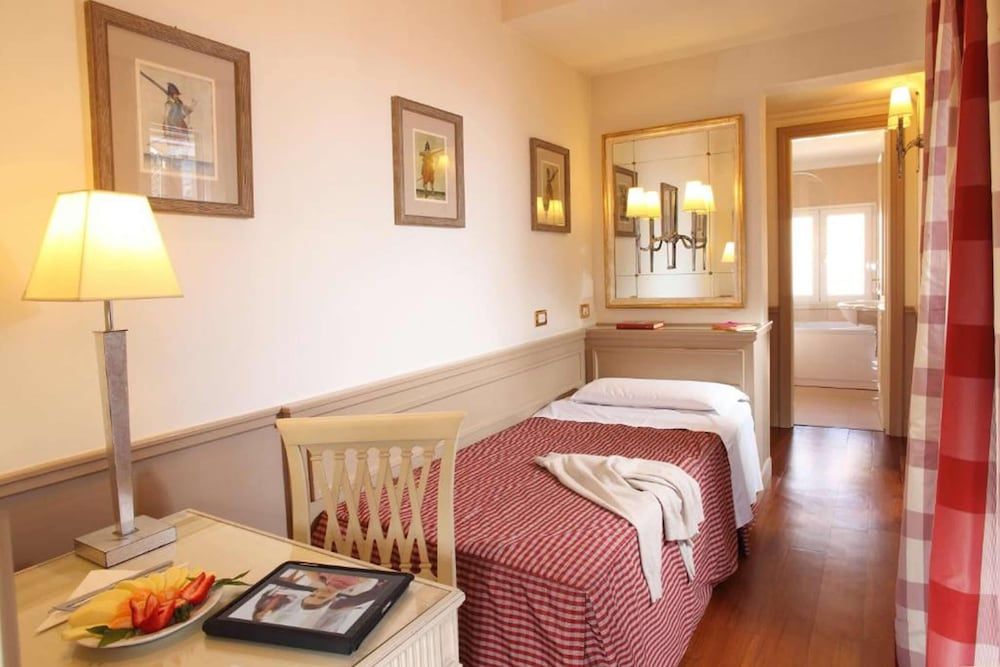 undefined Hotel Villa Glori 10