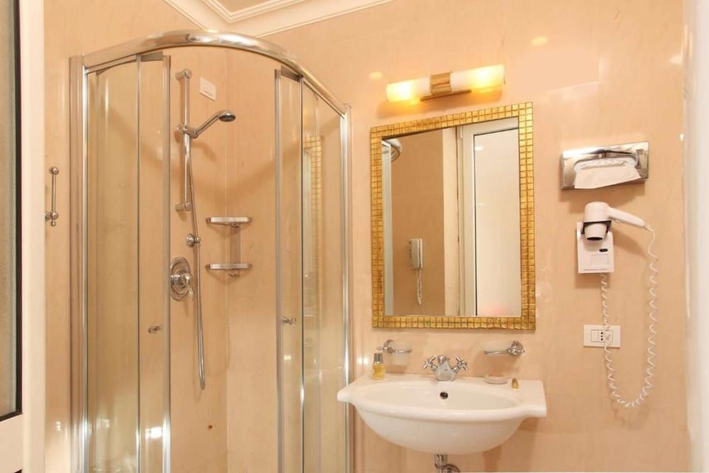 undefined Hotel Villa Glori 8