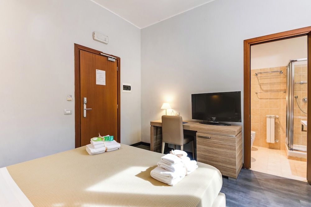 Garden Area Roma Eur Standard Double or Twin Room, 1 Double Bed 4