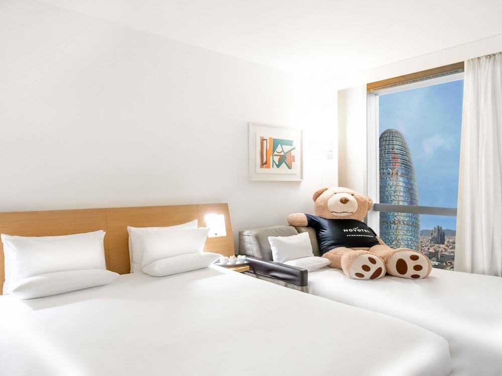 Family Room, 1 Queen Bed with Sofa bed, City View