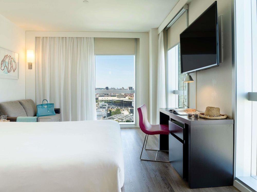 Superior Room, 1 Queen Bed (Views)