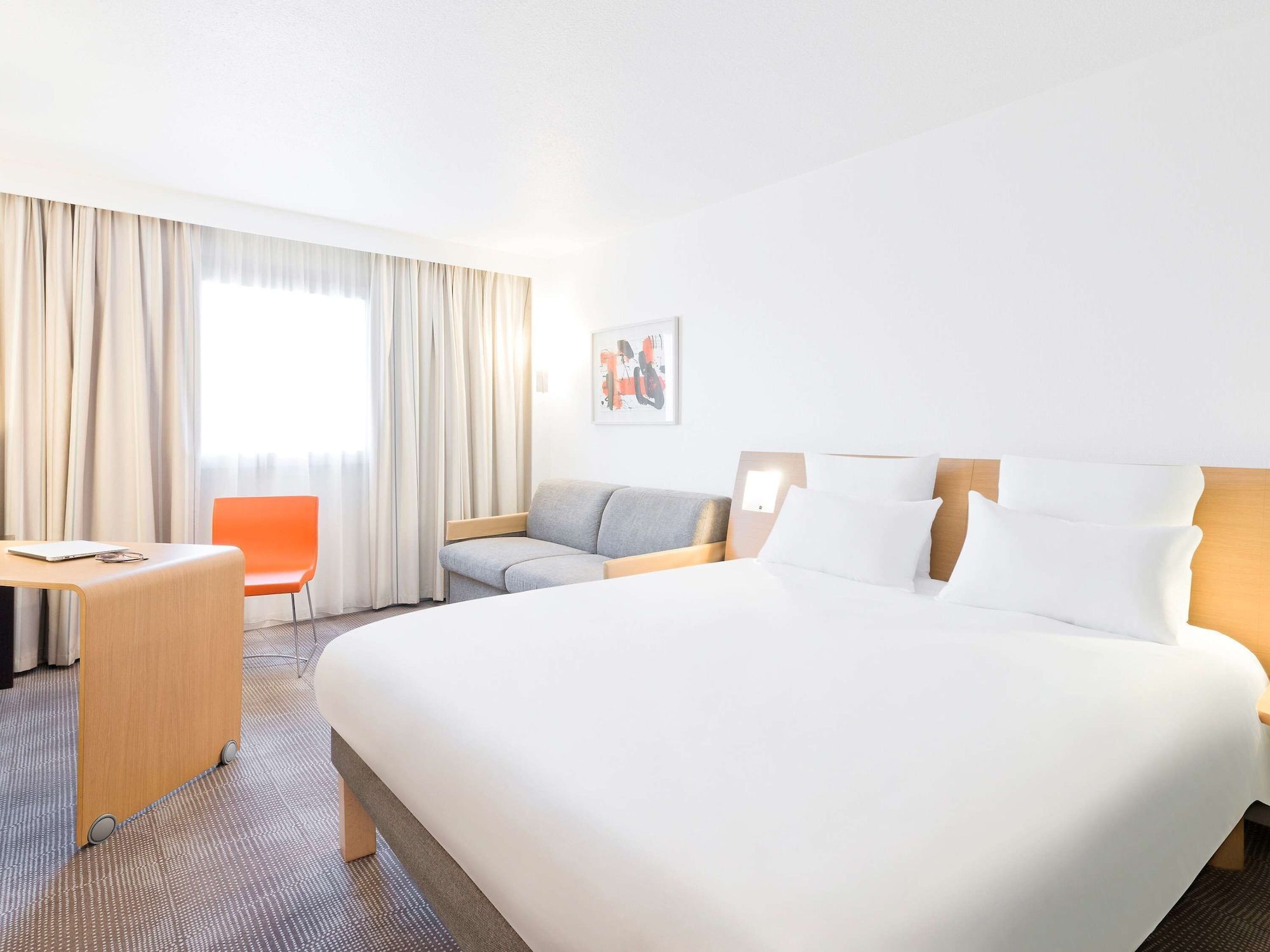 undefined Novotel Barcelona City 9