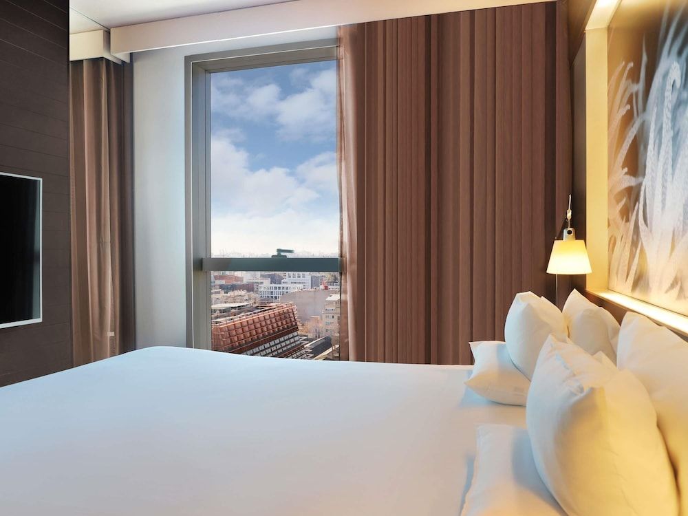 Suite, 1 Queen Bed with Sofa bed