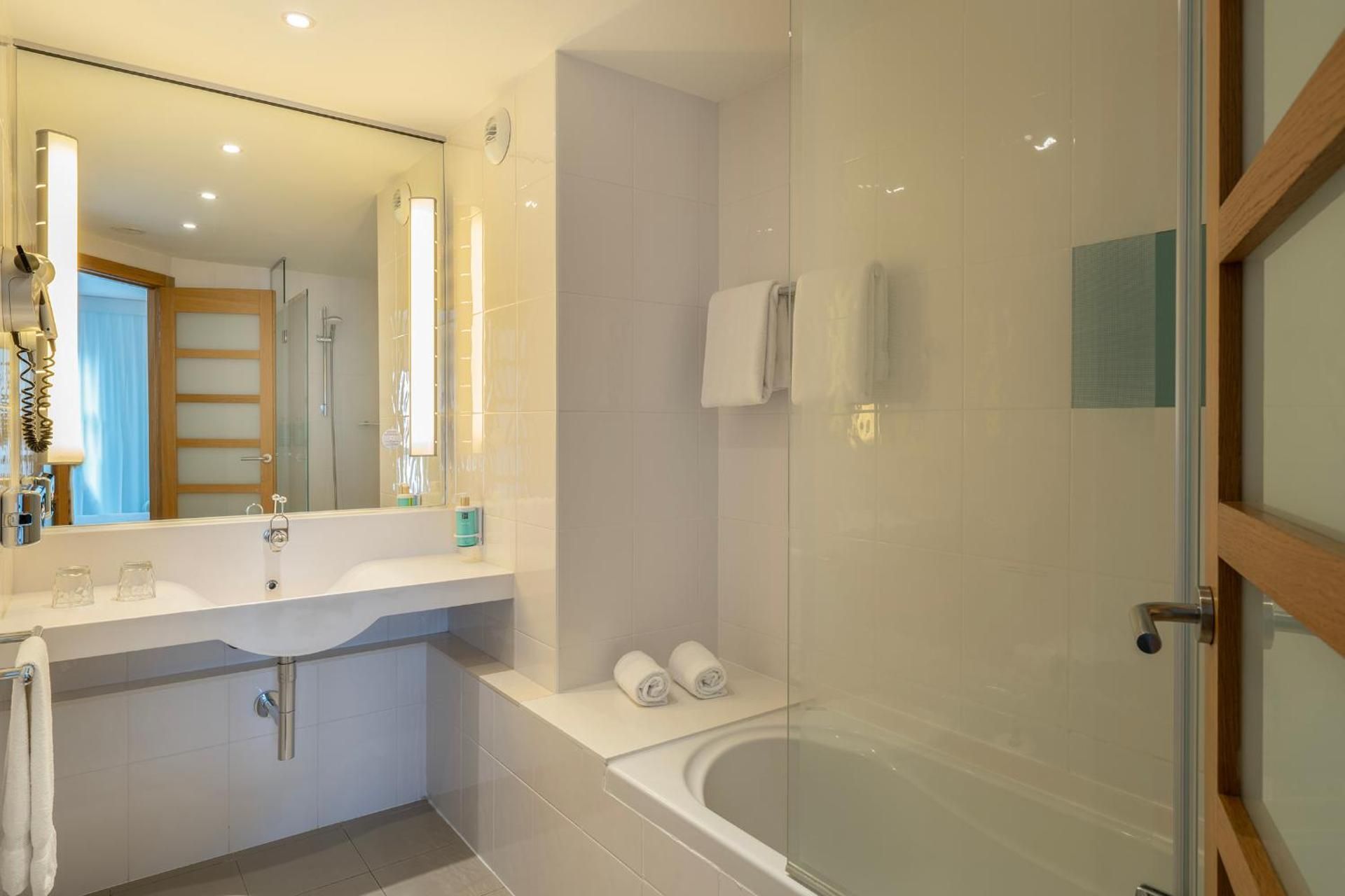 undefined Novotel Barcelona City 4