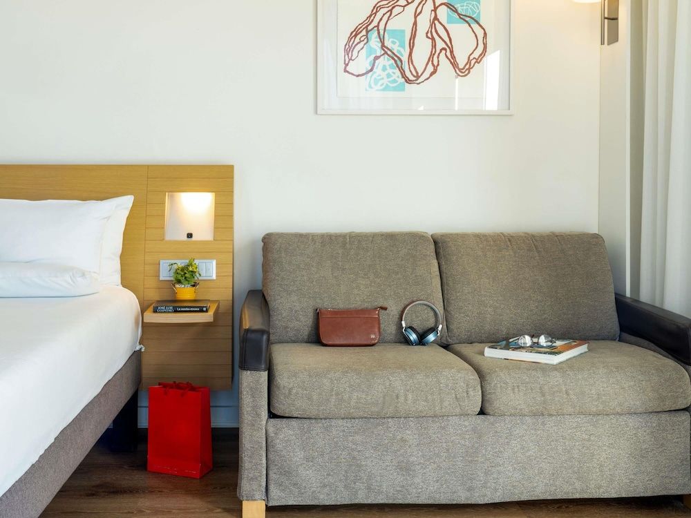 Novotel Barcelona City Standard Room, 1 Queen Bed, City View 2