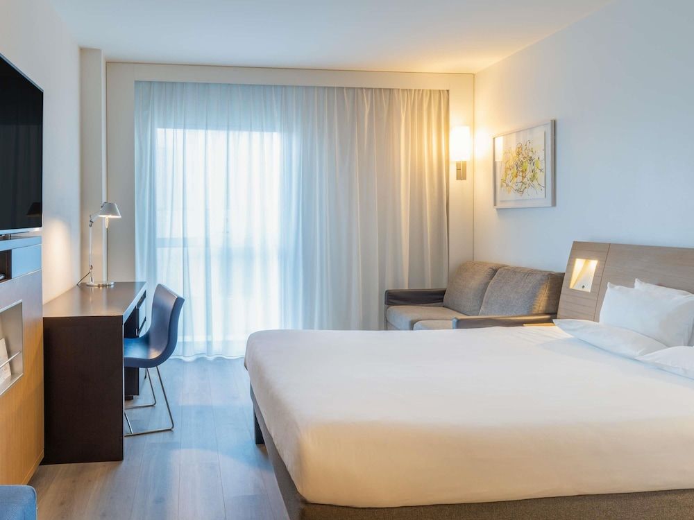 undefined Novotel Barcelona City 7