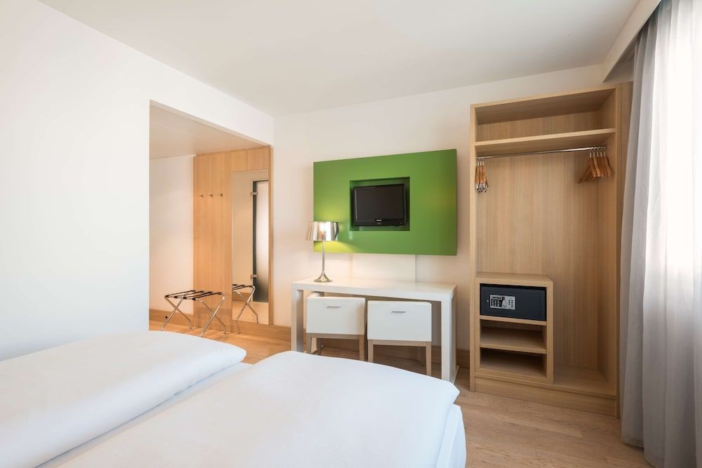 NH Berlin Potsdamer Platz Standard Room 4