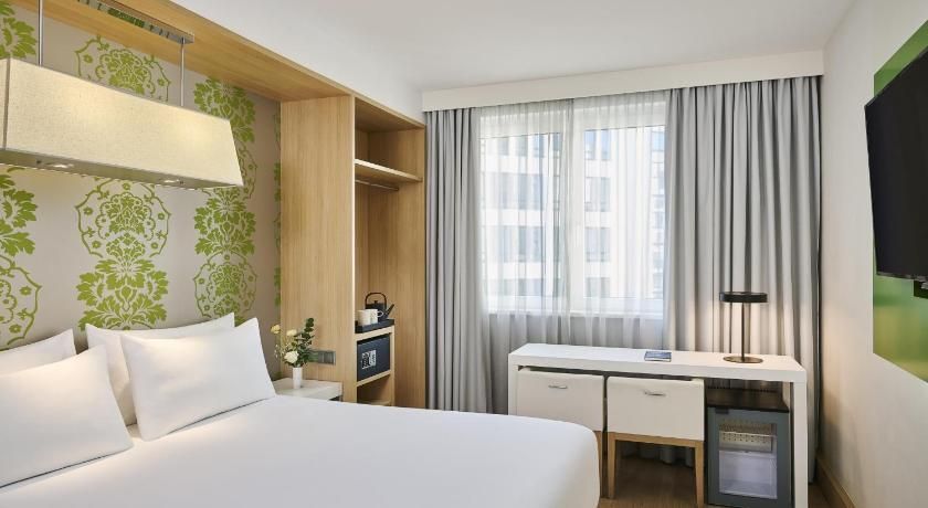 undefined NH Berlin Potsdamer Platz 5