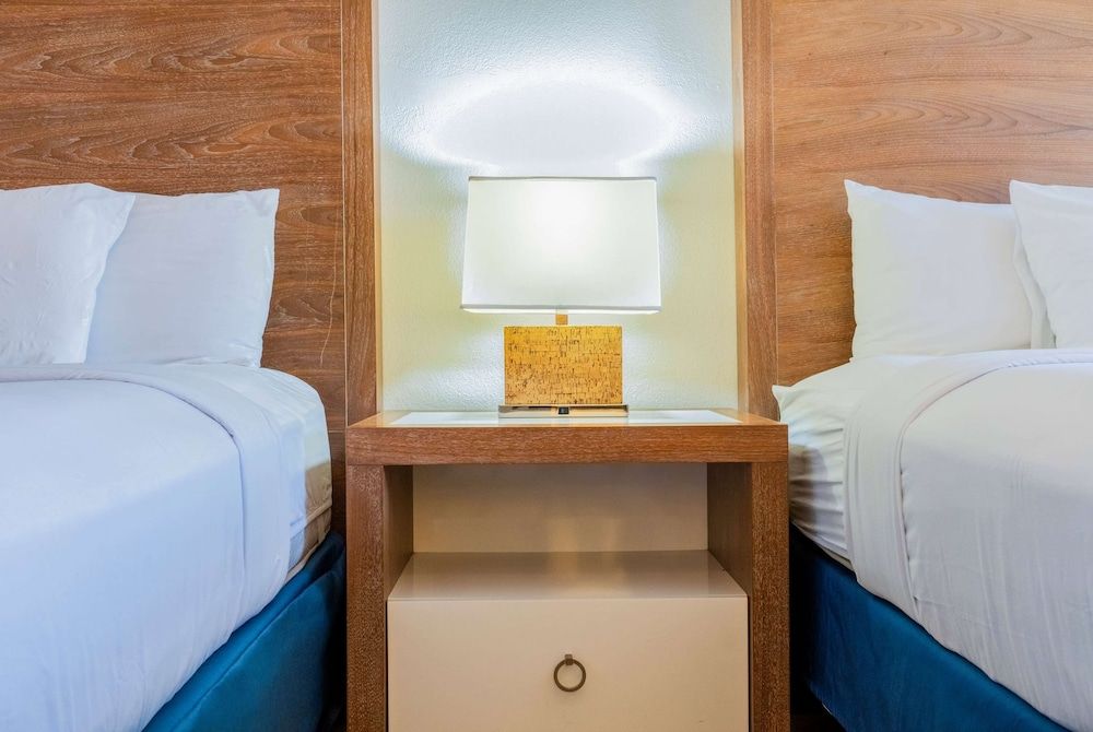 Ramada by Wyndham Hotel & Water Park Room, 2 Queen Beds, Non Smoking, Courtyard View